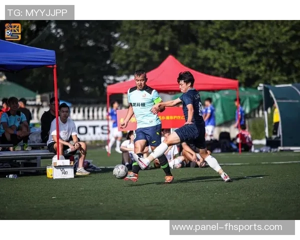 足球进洞的魅力与技巧探讨如何在比赛中实现精彩进球 足球进洞的魅力与技巧探讨如何在比赛中实现精彩进球